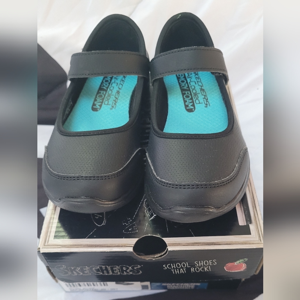 Girls size 11 memory foam slip on shoes dress casual  black